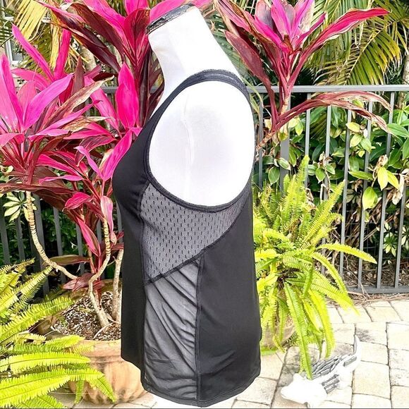 🍍3/$15🍍 Victoria’s Secret Sport Mesh & Lace Tank - Picture 3 of 8